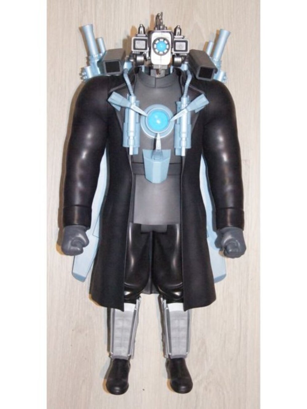 Skibidi Toilet 24” Titan Figure